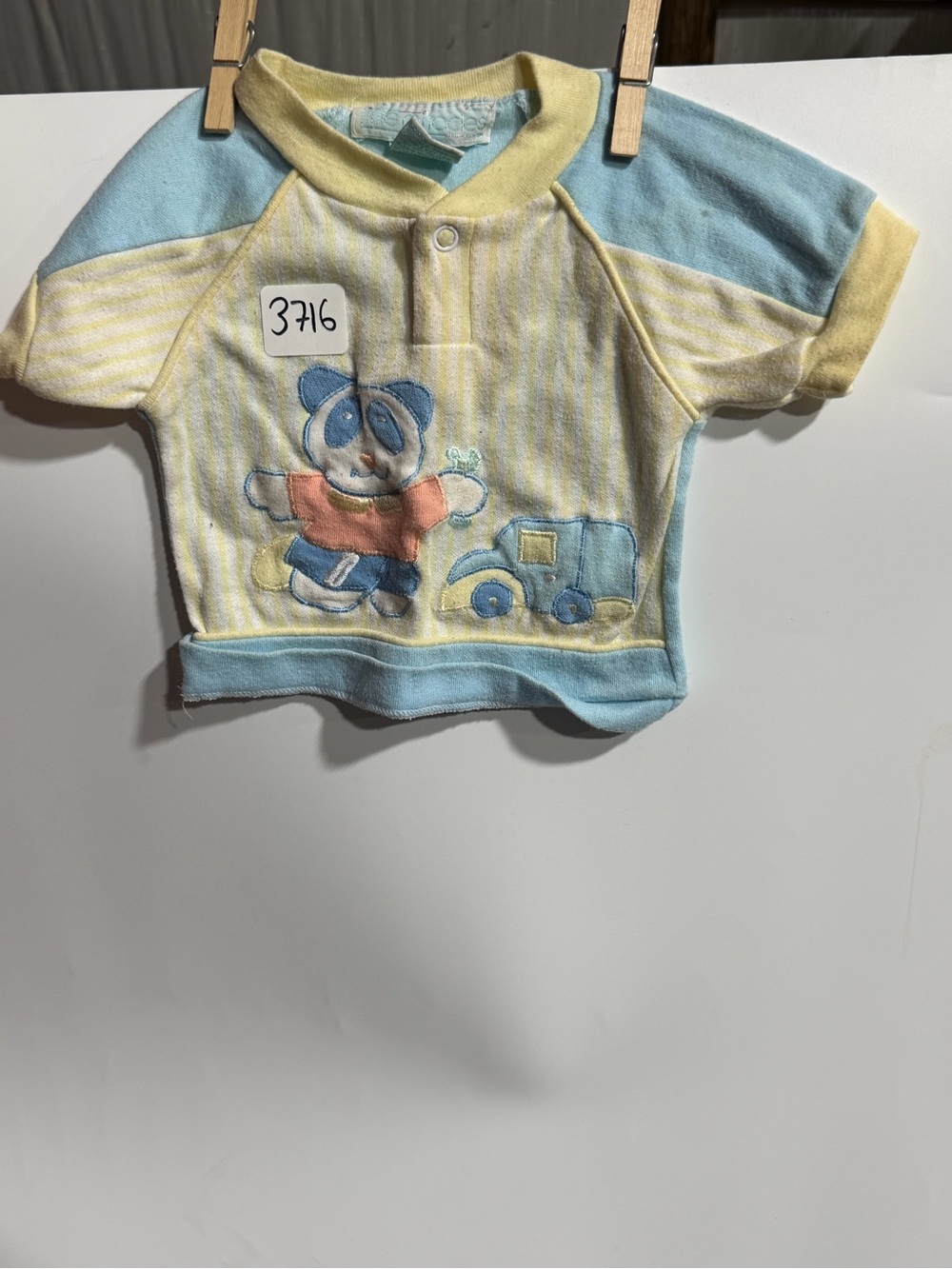 #3716-Short-Sleeve Baby Tee with Bear & Truck Embroidery